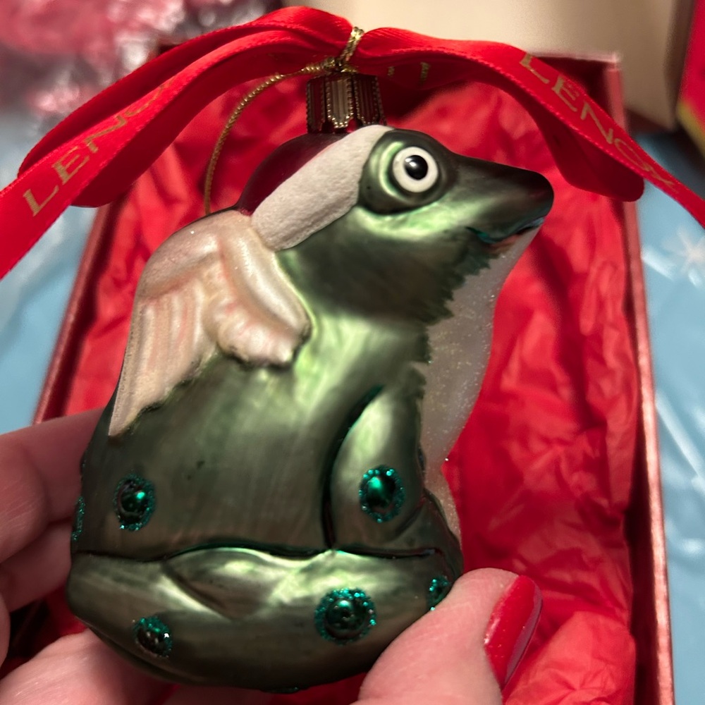 Lenox Yuletide Treasurers Flying Frog Ornament